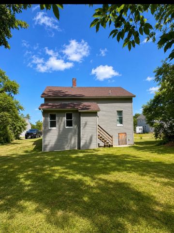 26 Maple St, Athol, MA 01331