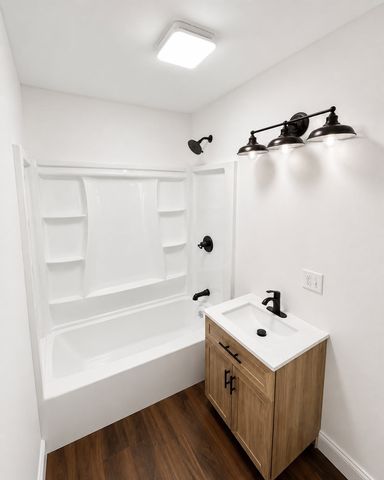 26 Maple St, Athol, MA 01331