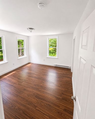 26 Maple St, Athol, MA 01331