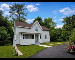 26 Maple St, Athol, MA 01331
