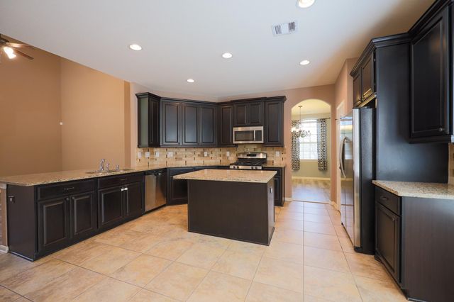 6707 Hunters Creek Lane, Baytown, TX 77521