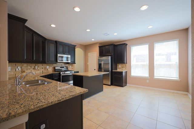 6707 Hunters Creek Lane, Baytown, TX 77521