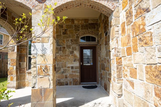 6707 Hunters Creek Lane, Baytown, TX 77521