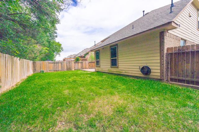 6707 Hunters Creek Lane, Baytown, TX 77521