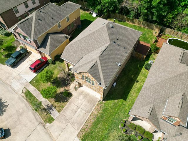 6707 Hunters Creek Lane, Baytown, TX 77521