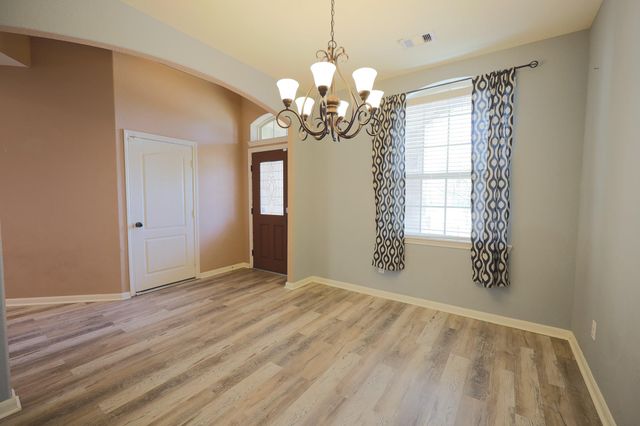 6707 Hunters Creek Lane, Baytown, TX 77521