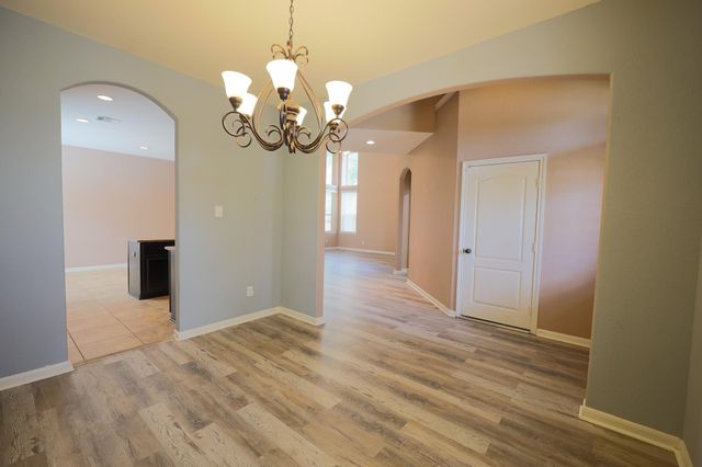 6707 Hunters Creek Lane, Baytown, TX 77521