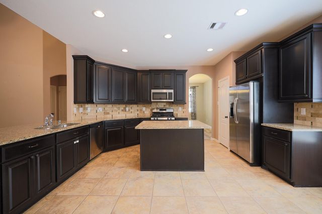 6707 Hunters Creek Lane, Baytown, TX 77521