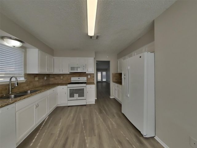 11118 Nepau Drive, Houston, TX 77477