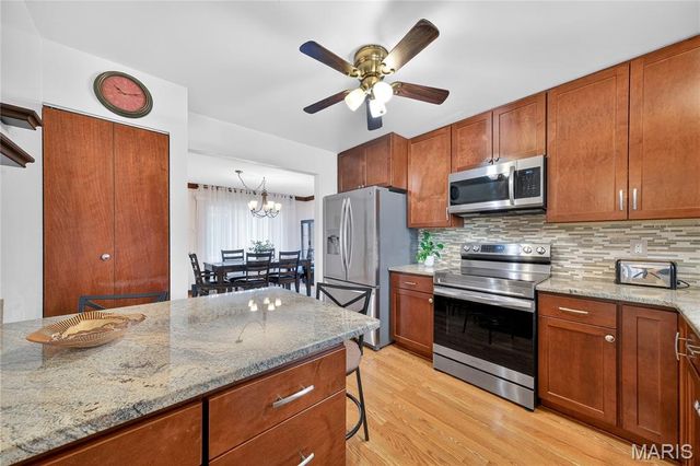 4632 Ringer Road, St Louis, MO 63129