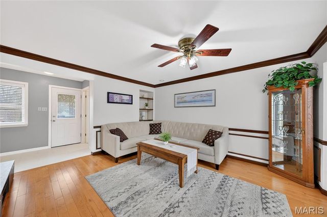 4632 Ringer Road, St Louis, MO 63129