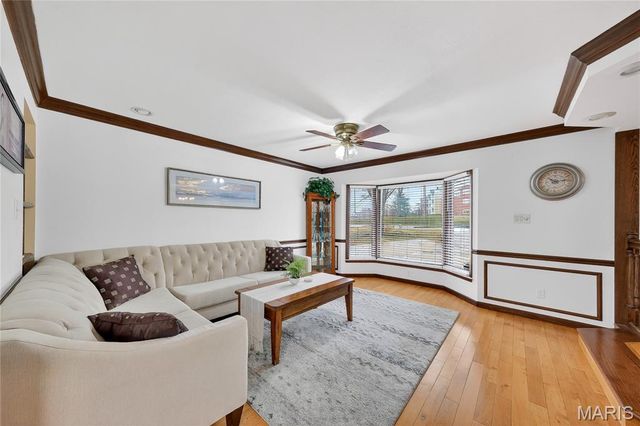 4632 Ringer Road, St Louis, MO 63129