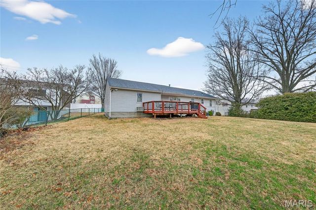 4632 Ringer Road, St Louis, MO 63129