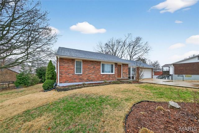 4632 Ringer Road, St Louis, MO 63129