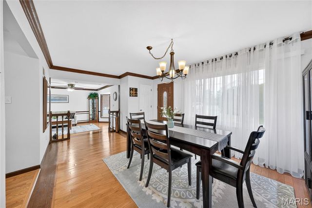 4632 Ringer Road, St Louis, MO 63129