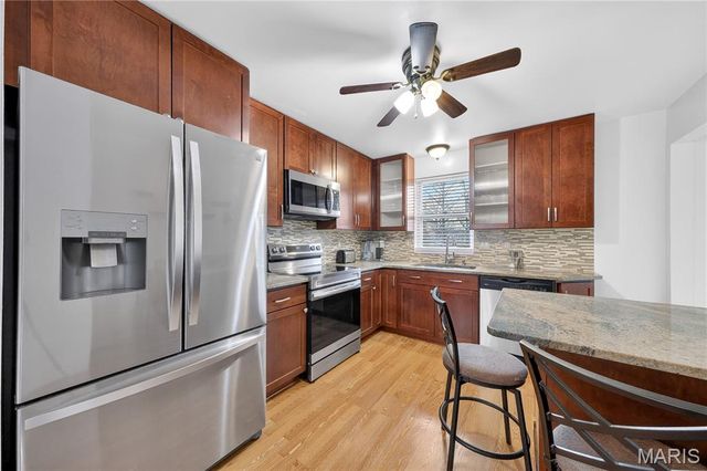 4632 Ringer Road, St Louis, MO 63129