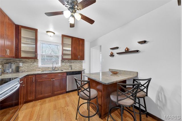 4632 Ringer Road, St Louis, MO 63129