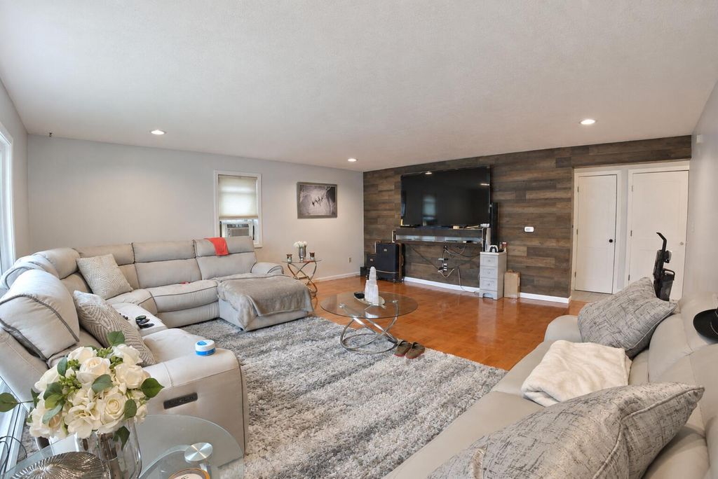23 Orchard Circle, Lewiston, ME 04240 — photo 4