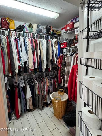 9903 Whitney Springs Way 201, Louisville, KY 40291