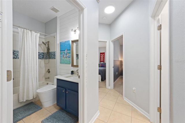 6130 BLUE RUNNER COURT, Lakewood Ranch, FL 34202