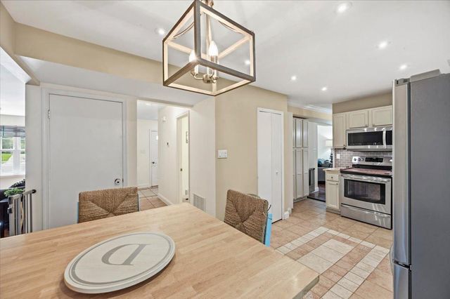 15 MILLS CT, Lovettsville, VA 20180