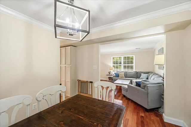 15 MILLS CT, Lovettsville, VA 20180