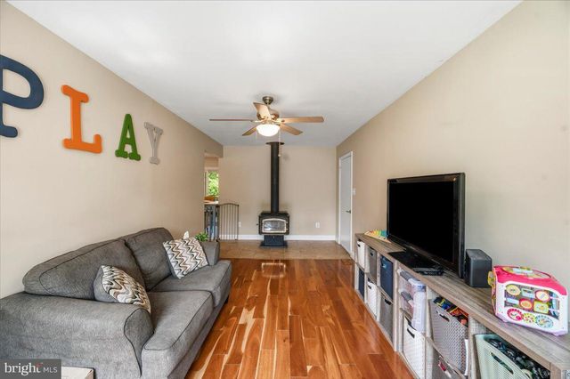 15 MILLS CT, Lovettsville, VA 20180