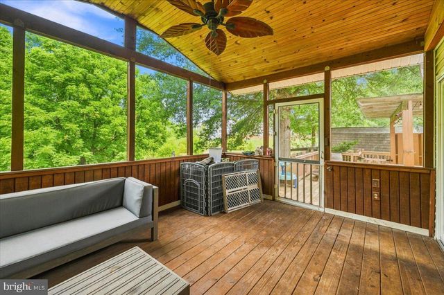 15 MILLS CT, Lovettsville, VA 20180