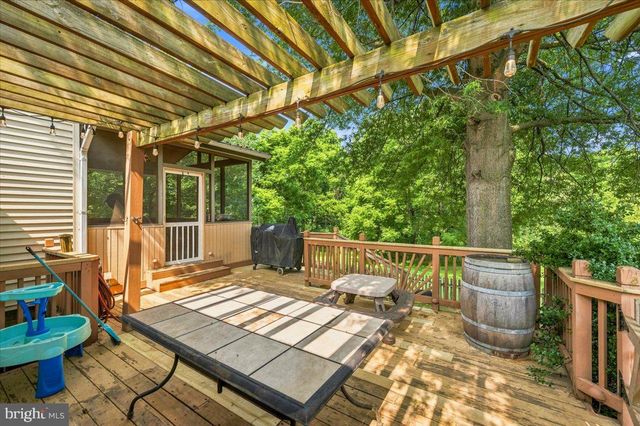 15 MILLS CT, Lovettsville, VA 20180