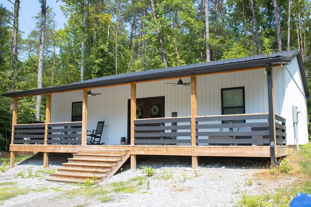 172 Dixie Pine Drive, Burnside, KY 42519