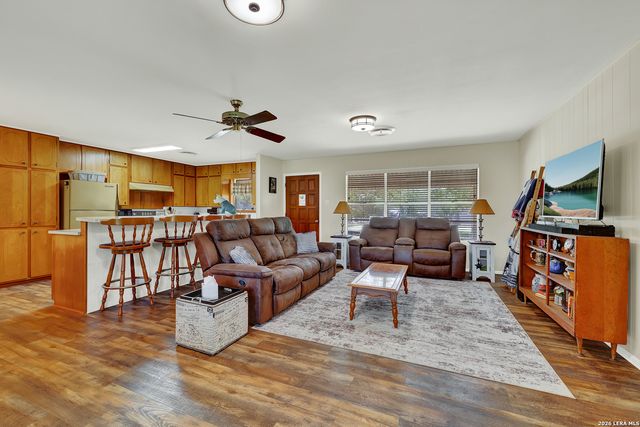 236 SHADY LN, Seguin, TX 78155