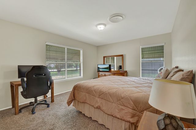 236 SHADY LN, Seguin, TX 78155