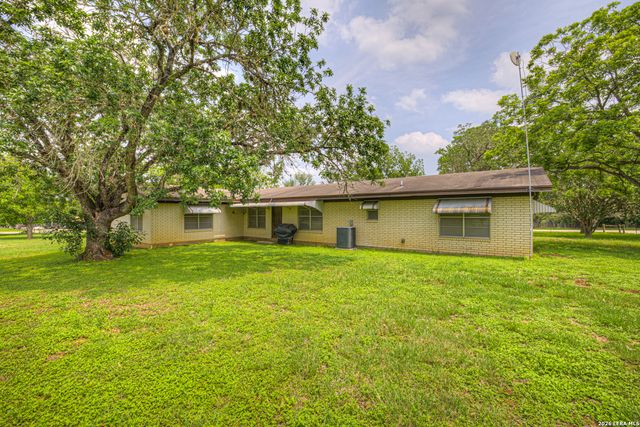 236 SHADY LN, Seguin, TX 78155
