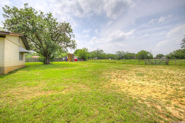 236 SHADY LN, Seguin, TX 78155