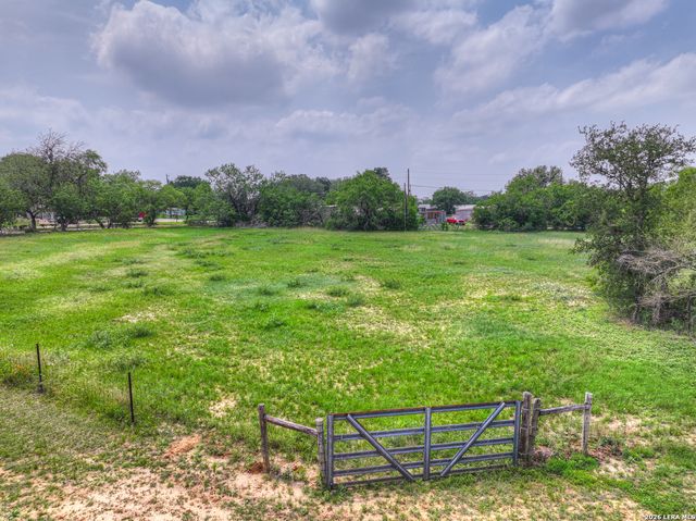 236 SHADY LN, Seguin, TX 78155
