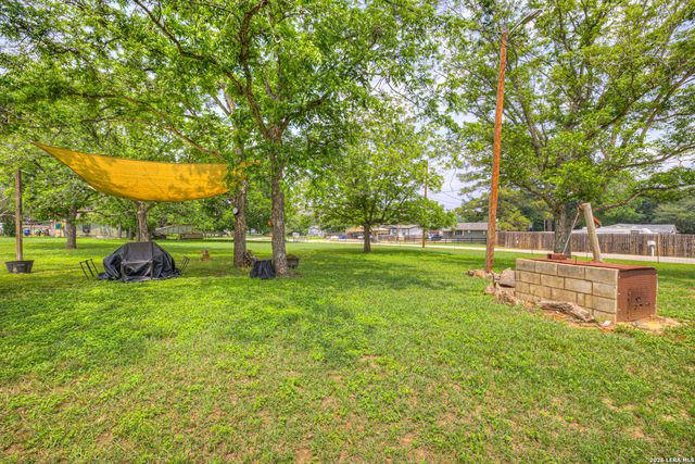 236 SHADY LN, Seguin, TX 78155