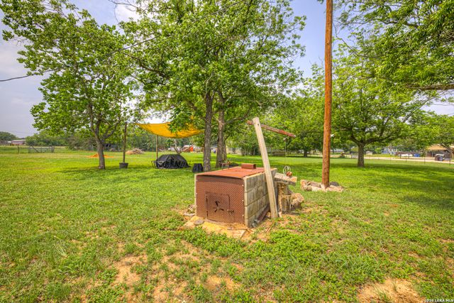 236 SHADY LN, Seguin, TX 78155
