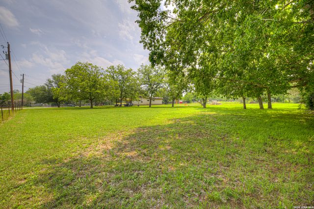 236 SHADY LN, Seguin, TX 78155