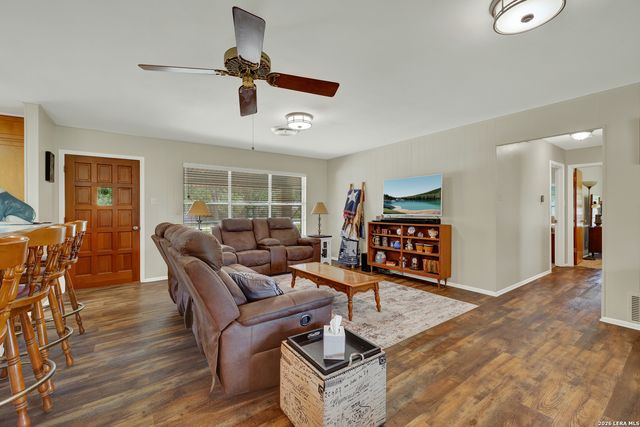 236 SHADY LN, Seguin, TX 78155