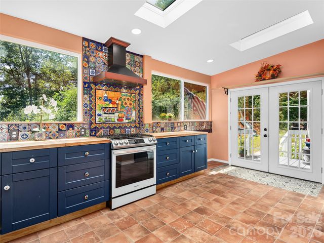 29 Tillman Road, Lake Junaluska, NC 28745