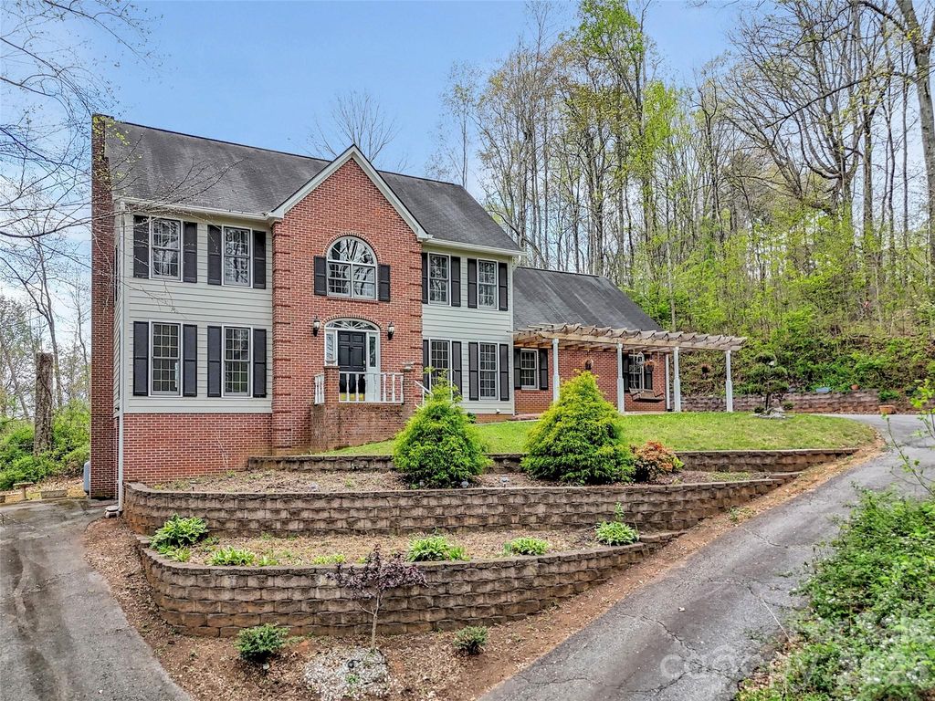 29 Tillman Road, Lake Junaluska, NC 28745