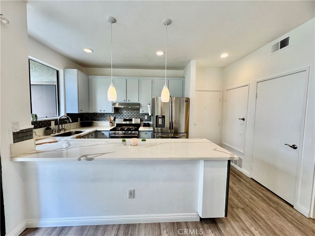 10580 Lakeside Drive N E, Garden Grove, CA 92840