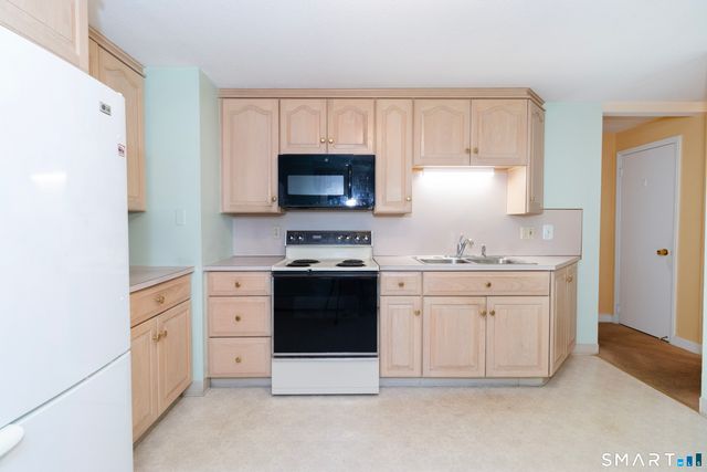 52 Overhill Drive, Berlin, CT 06037