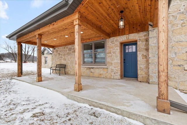 W3940 Campbell DRIVE, Campbellsport, WI 53010