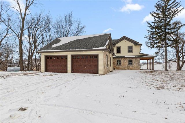 W3940 Campbell DRIVE, Campbellsport, WI 53010