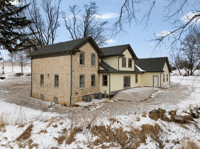 W3940 Campbell DRIVE, Campbellsport, WI 53010