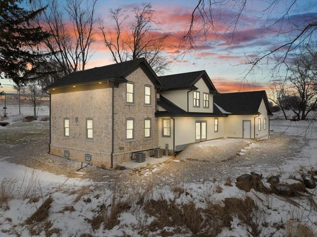 W3940 Campbell DRIVE, Campbellsport, WI 53010