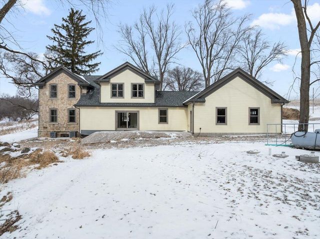 W3940 Campbell DRIVE, Campbellsport, WI 53010