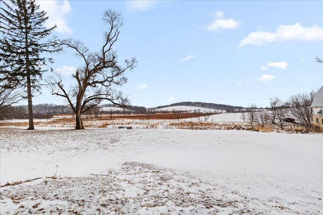 W3940 Campbell DRIVE, Campbellsport, WI 53010