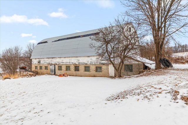 W3940 Campbell DRIVE, Campbellsport, WI 53010